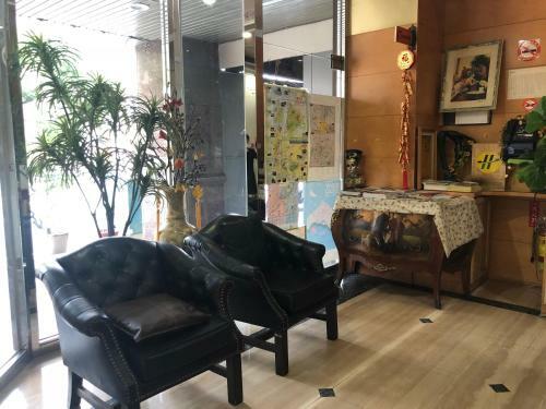 Berkeley Business Hotel Zhongzheng