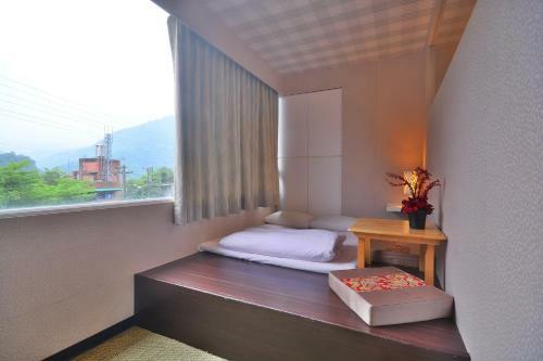 Hotel Courier Station