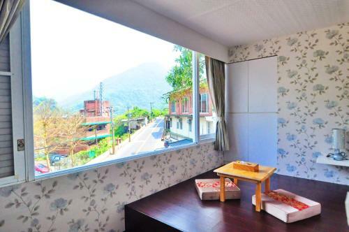 Hotel Courier Station
