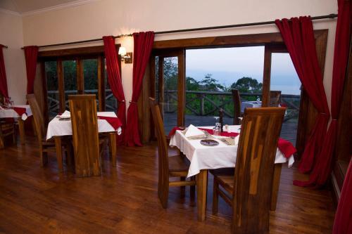 Escarpment Luxury Lodge
