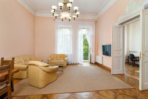 Svobody Ave Apartment