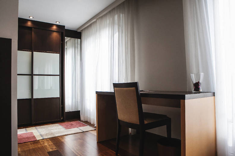 Hotel Villa De San Adri�n