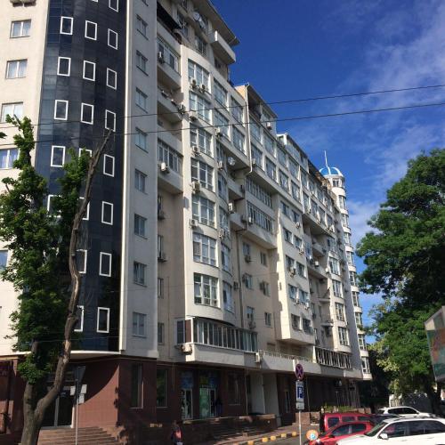 Apartment On Franzuskiy Boulevard 9