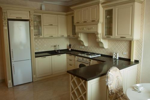 Apartment On Franzuskiy Boulevard 9