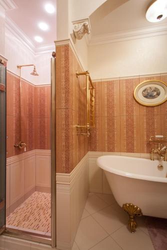 Apartment On Franzuskiy Boulevard 9