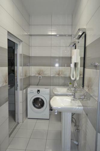 Hostal Lazurny Guest House