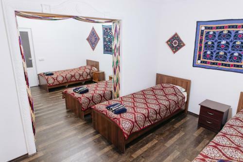 Hostal Trip.le Guest House