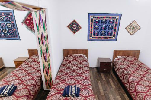 Hostal Trip.le Guest House