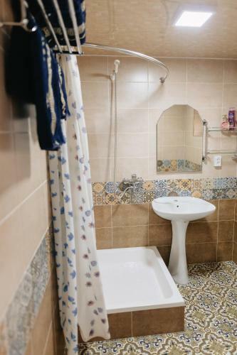 Hostal Trip.le Guest House