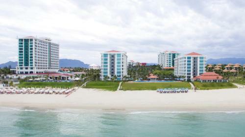 Hotel Golden Peak Resort & Spa