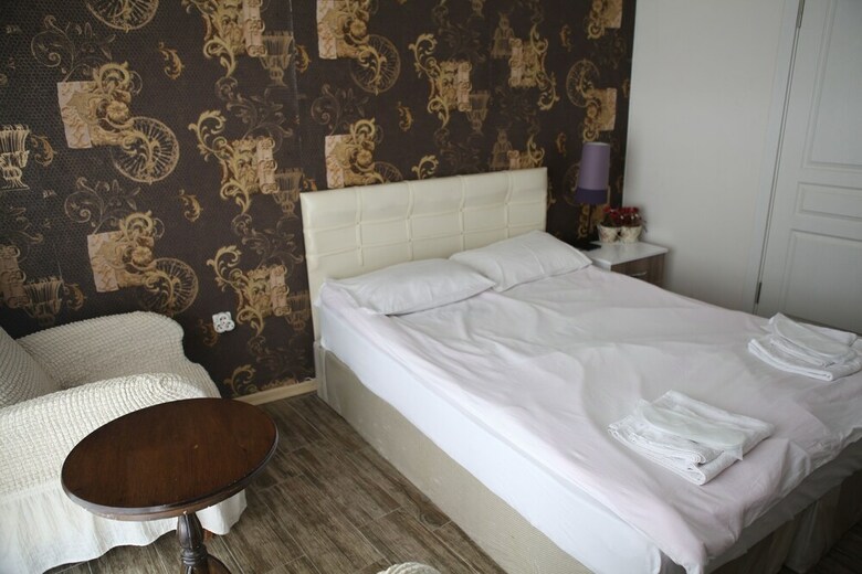 Rooster Hostel