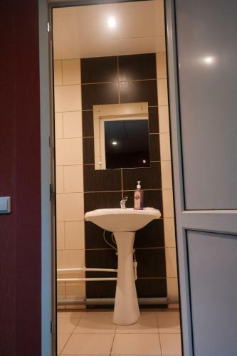 Hostal Guest House Revolyutsii 28
