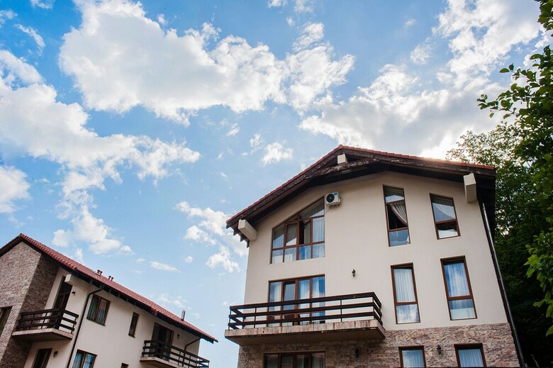 Oplot Hotel