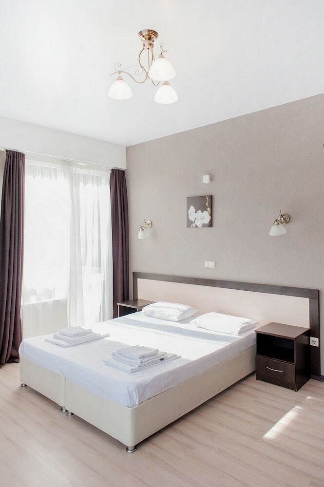 Oplot Hotel