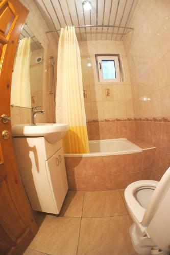 Hostal Apartments With 2 Bedroom Layma