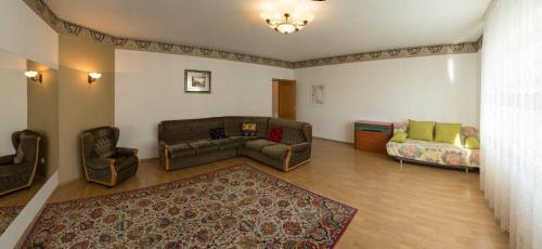 Apartments Goncharnaya 6