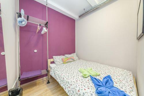 Hostel Whose Suitcase