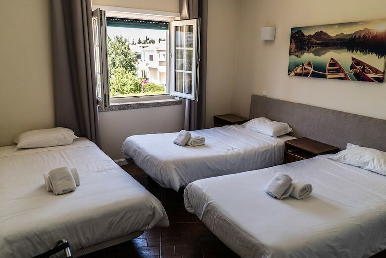 Hostal Albufeira Lounge Guesthouse