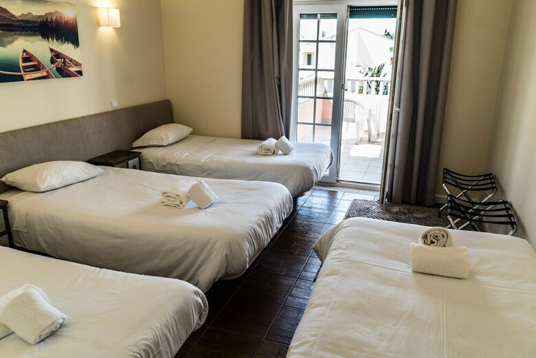 Hostal Albufeira Lounge Guesthouse