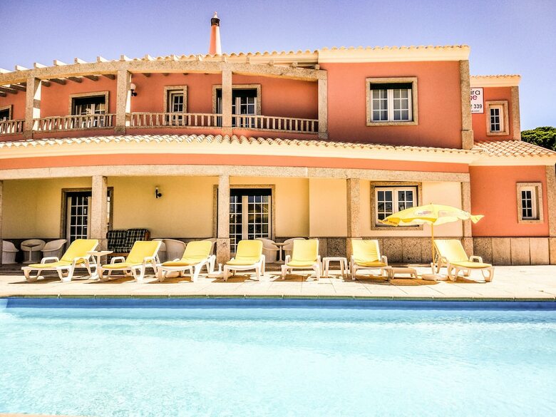 Hostal Albufeira Lounge Guesthouse