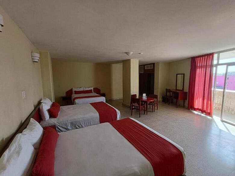 Hotel Royalty
