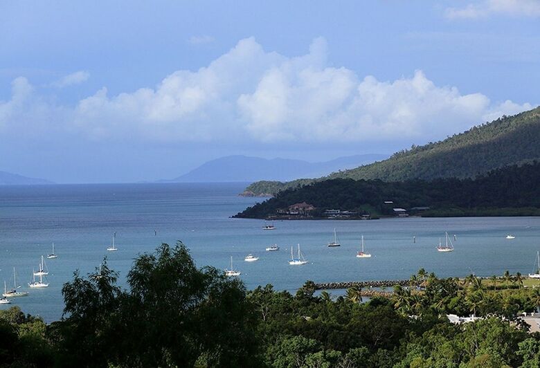Laguna Views - Airlie Beach