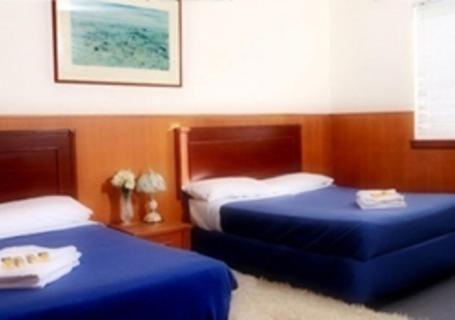 Holiday Lodge Hotel