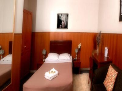 Holiday Lodge Hotel