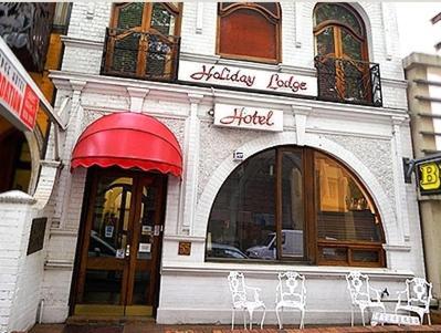Holiday Lodge Hotel
