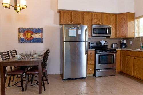 Elkhorn 156 Apartment