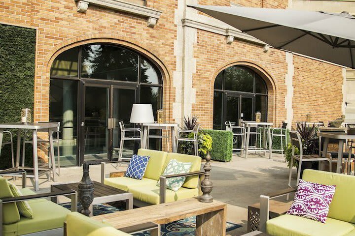 Hotel Delta Bessborough