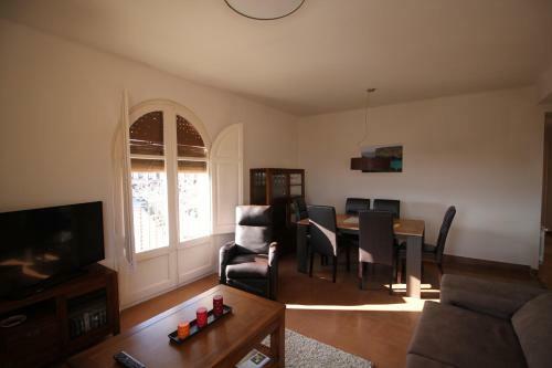Apartment Market Square