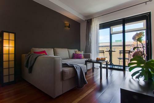 Castillo Apartments