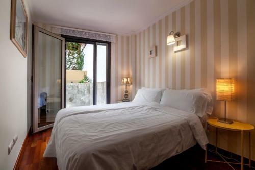 Castillo Apartments