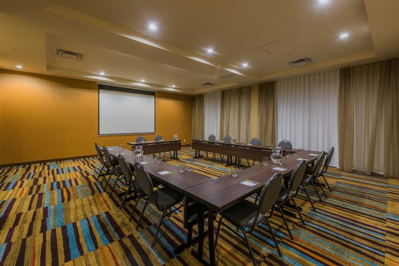 Hotel Fairfield Inn & Suites By Marriott Kaloops