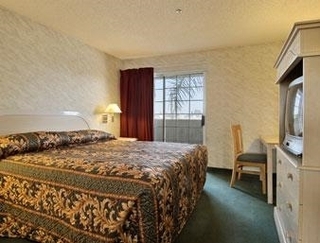 Hotel Ramada Inn & Suites