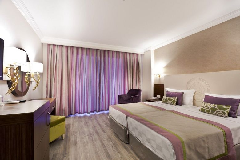 Holiday Point Hotel & Spa