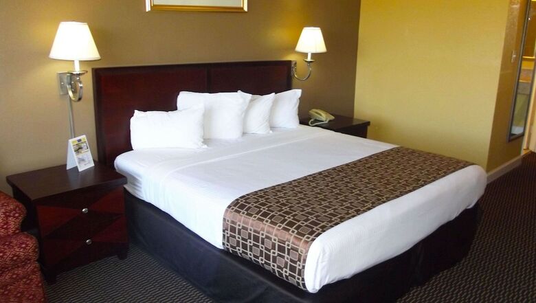 Magnuson Hotel Convention Center