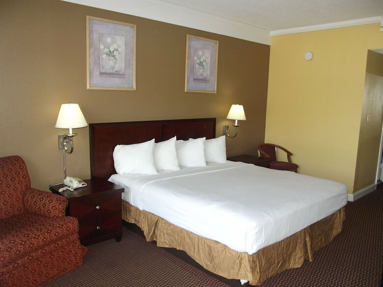 Magnuson Hotel Convention Center