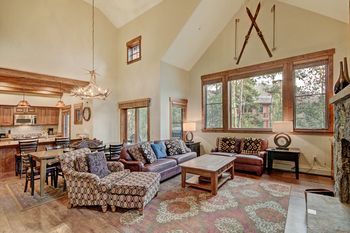 Hotel Mountain Thunder Lodge