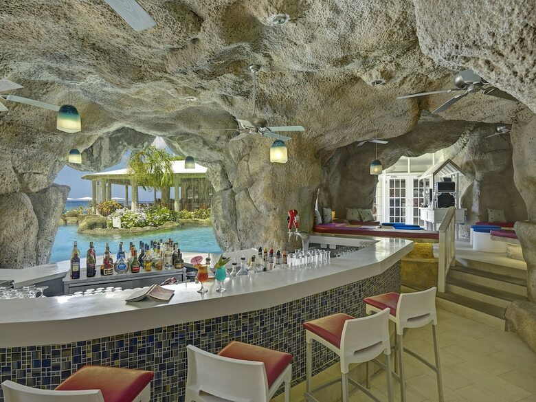 Hotel Crystal Cove