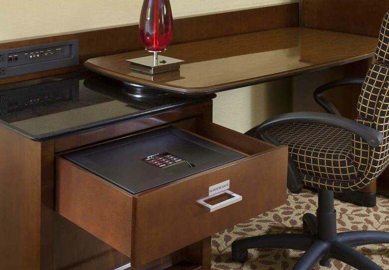 Hotel Toronto Marriott Bloor Yorkville