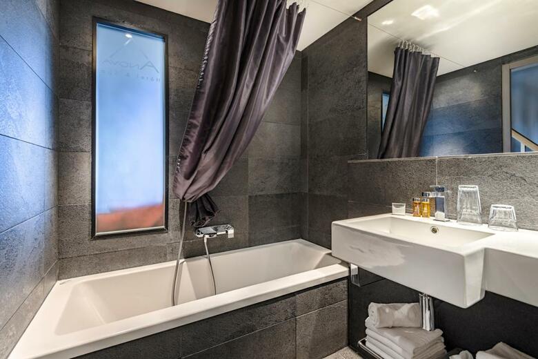 Anova Hotel & Spa