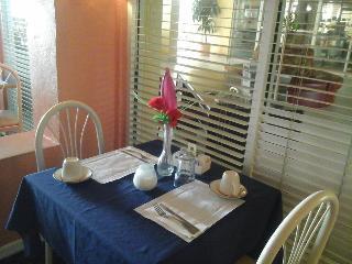 **royal Islander Hotel**