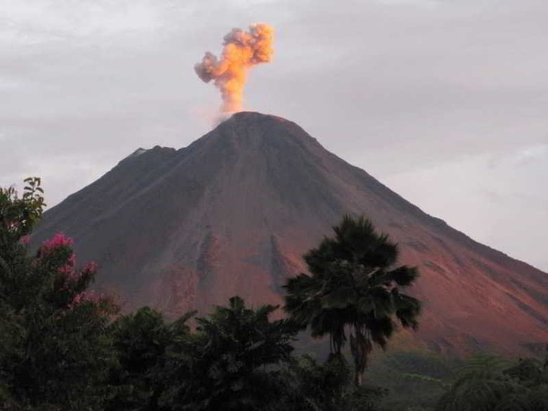 Hotel Montana De Fuego