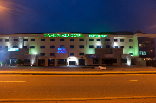 Oak Plaza Hotel