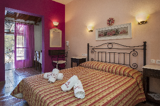 Apartamentos Nina Pansion