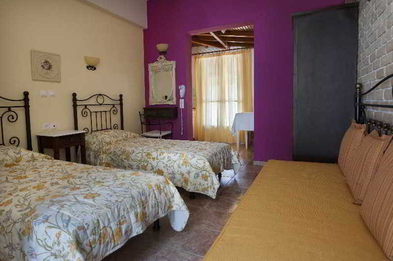 Apartamentos Nina Pansion