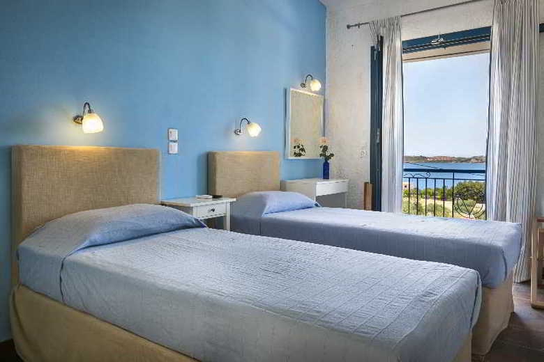 Metaxatos Apartments