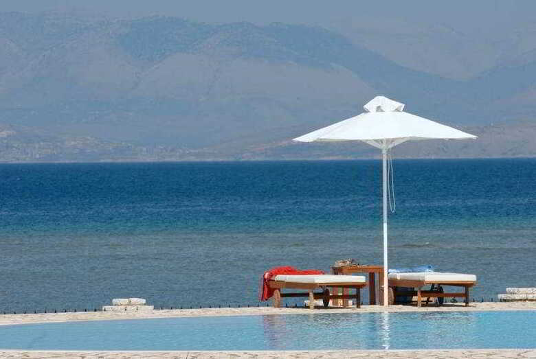 Apartamentos Chrismos Luxury Suites & Studios